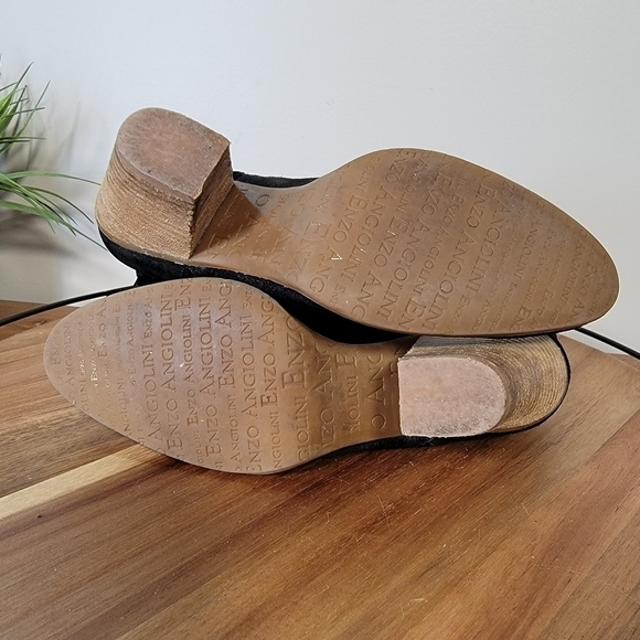 Enzo Angiolini | 6 Black Suede Gettup Boot Perforated Booties - Picture 12 of 13